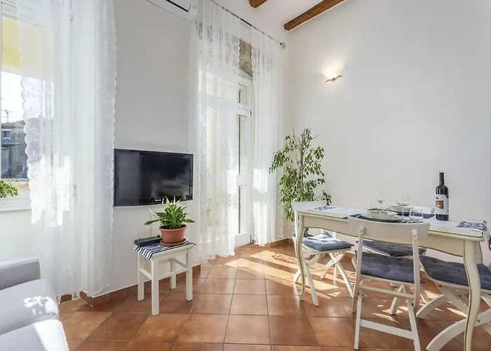 Tesla With Sea View Апартаменты *