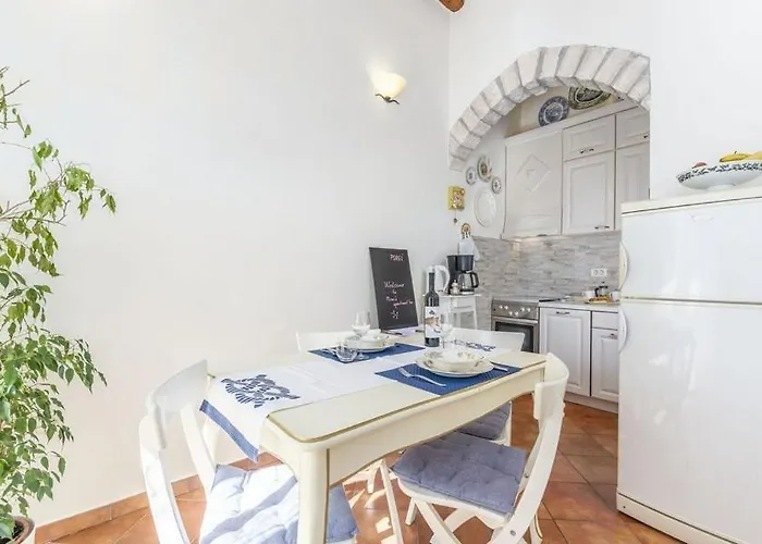 Tesla With Sea View Апартаменты Пореч