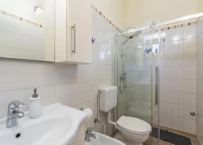 Tesla With Sea View Апартаменты Пореч