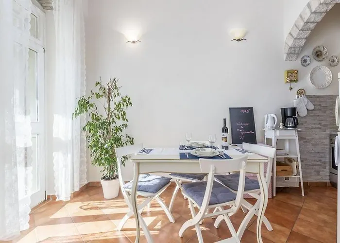 Tesla With Sea View Apartment Porec