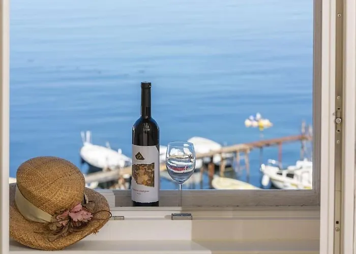 Tesla With Sea View Apartment