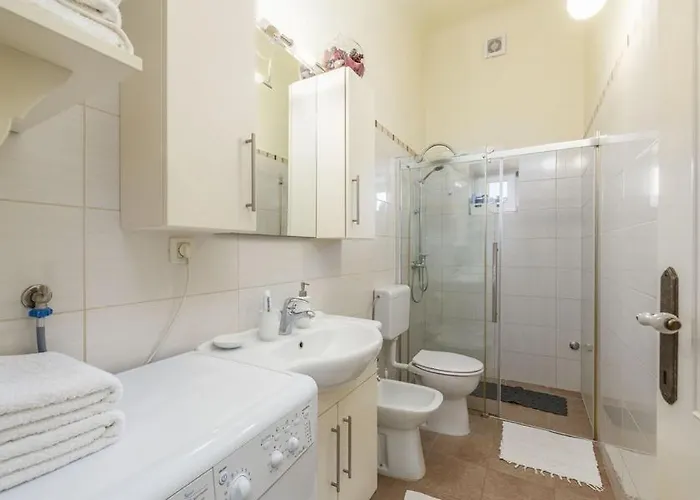 Tesla With Sea View Lägenhet Poreč