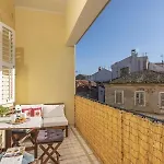 Tesla With Sea View Apartament *