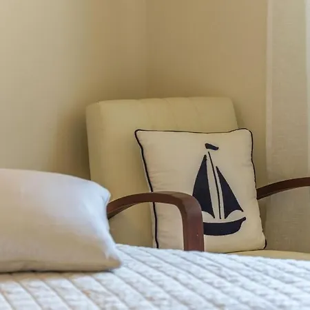 Tesla With Sea View Apartmán Poreč